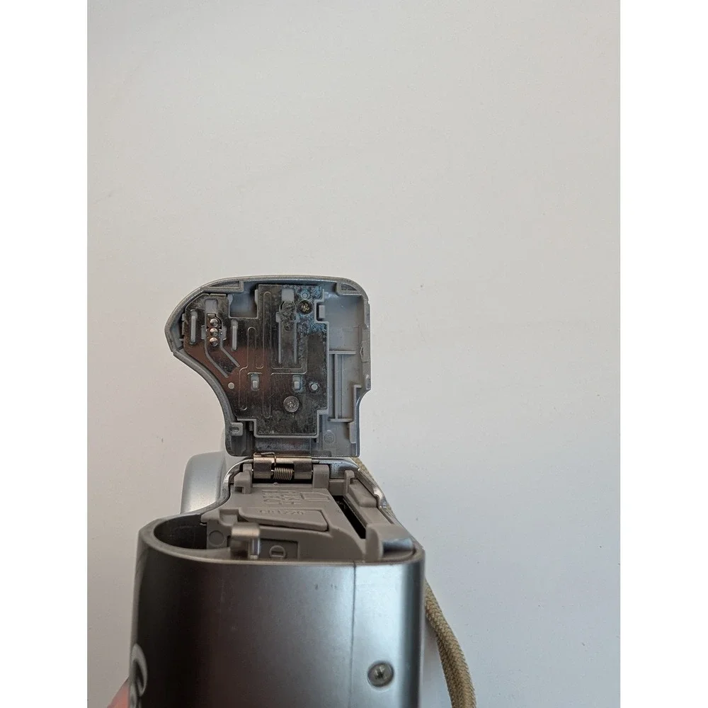 Canon PowerShot A530 5.0MP Digital Camera Silver 4x Zoom with Samsonite Case USB